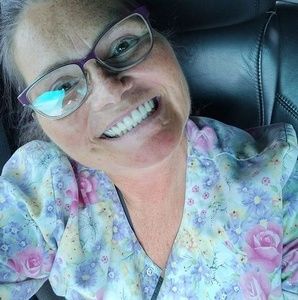 Meet your Posher, Debbie